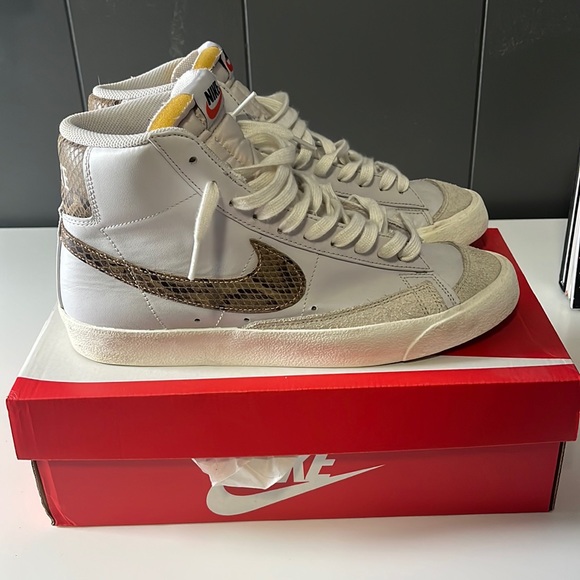 Nike Blazers Snake Print Mid 77s - Picture 1 of 3